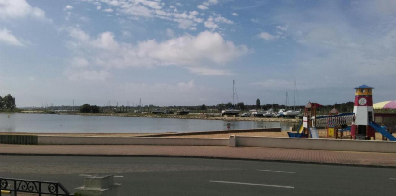 Maison De Vacances Face Plan D'Eau Classee La Faute-sur-Mer Bagian luar foto